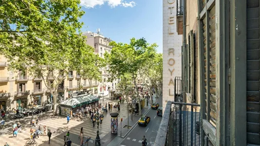 Rooms in Barcelona Ciutat Vella - photo 4