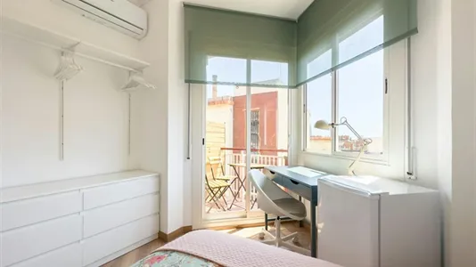 Rooms in Barcelona Eixample - photo 4