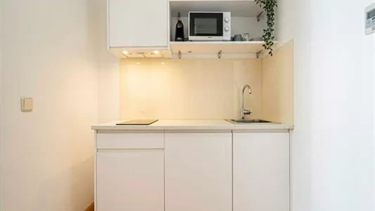 Rooms in Madrid Centro - photo 7