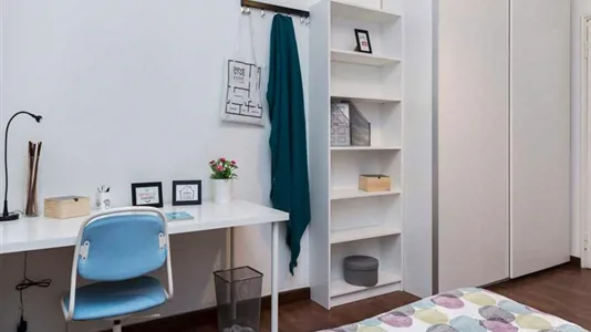 Rooms in Milano Zona 2 - Stazione Centrale, Gorla, Turro, Greco, Crescenzago - photo 3