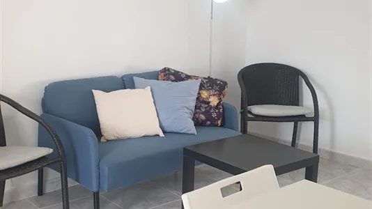 Rooms in Barcelona Ciutat Vella - photo 7