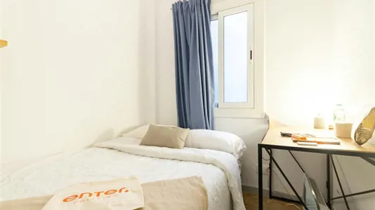 Rooms in Barcelona Eixample - photo 3