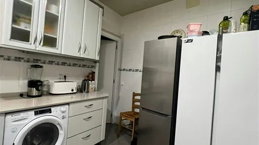 Rooms in Barcelona Eixample - photo 8