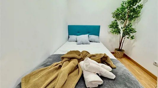 Rooms in Barcelona Eixample - photo 2