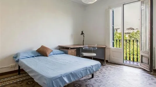 Rooms in Barcelona Eixample - photo 1
