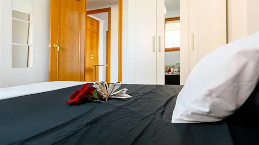 Rooms in Zaragoza - photo 9