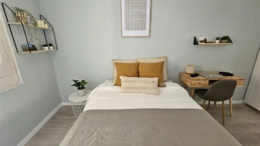 Rooms in Barcelona Ciutat Vella - photo 4