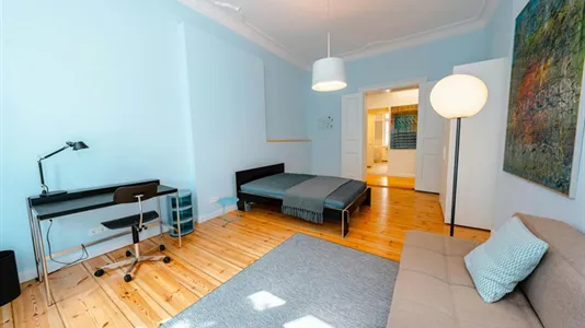 Rooms in Berlin Charlottenburg-Wilmersdorf - photo 3