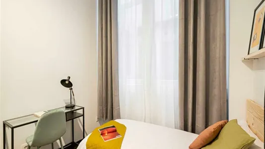 Rooms in Madrid Centro - photo 4