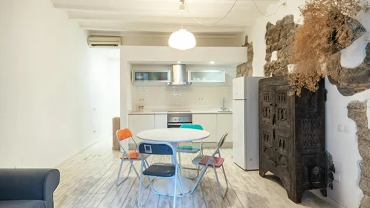 Houses in Barcelona Ciutat Vella - photo 6