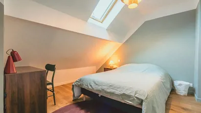 Room for rent in L'Haÿ-les-Roses, Île-de-France