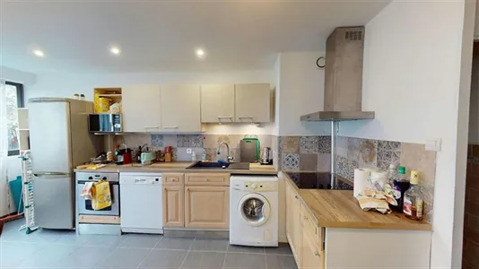 Rooms in Grenoble - photo 4