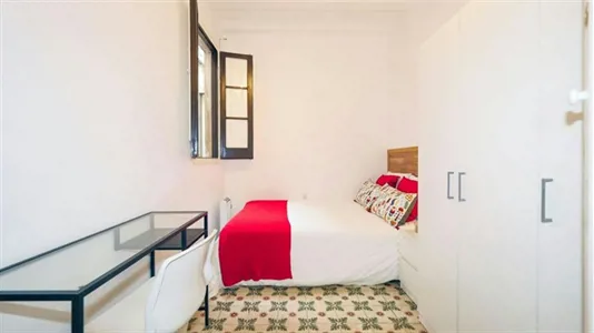 Rooms in Barcelona Ciutat Vella - photo 1