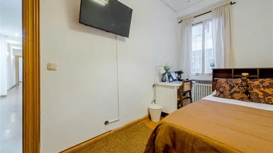 Rooms in Madrid Retiro - photo 2