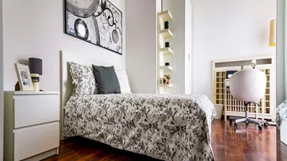 Room for rent in Milano Zona 8 - Fiera, Gallaratese, Quarto Oggiaro, Milan