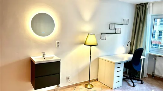 Rooms in Nuremberg - photo 2