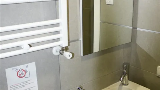 Rooms in Madrid Centro - photo 10