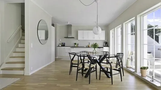 Houses in Huddinge - photo 1