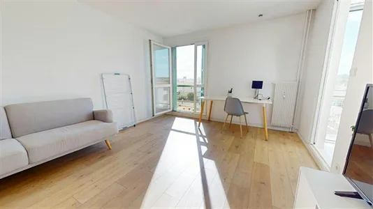 Rooms in Nîmes - photo 8