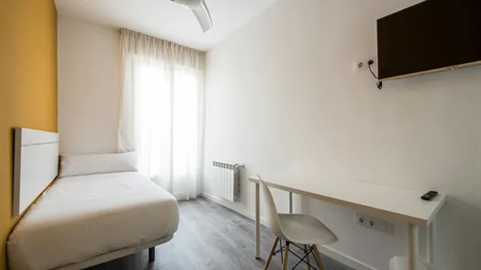 Rooms in Madrid Centro - photo 2