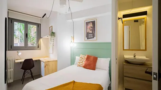 Rooms in Madrid Centro - photo 7