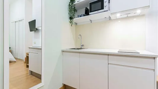 Rooms in Madrid Centro - photo 6