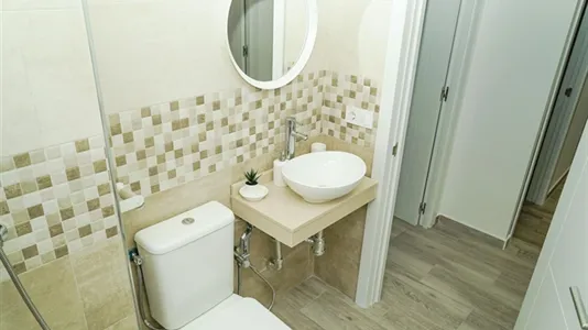 Rooms in Málaga - photo 10