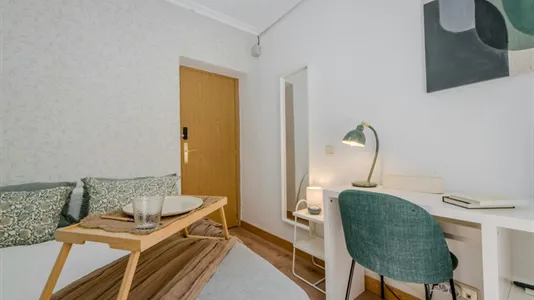Rooms in Madrid Hortaleza - photo 3