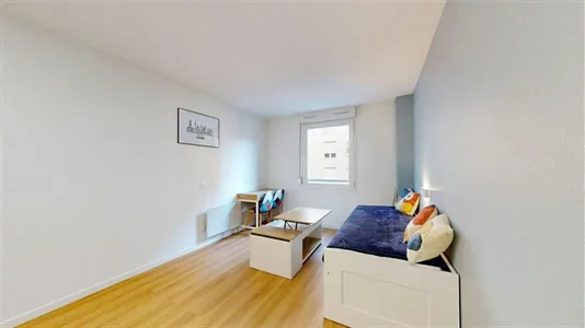 Apartments in Lyon - photo 2