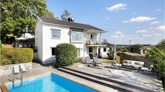 Houses in Sigtuna - photo 1