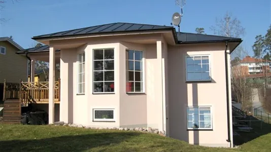 Houses in Täby - photo 1