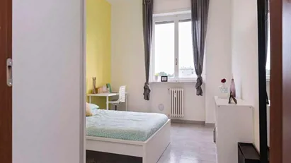 Room for rent in Corsico, Lombardia