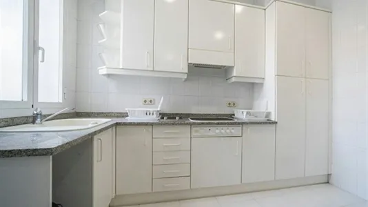 Rooms in Madrid Centro - photo 9
