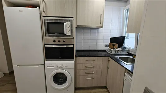Rooms in Madrid San Blas - photo 10