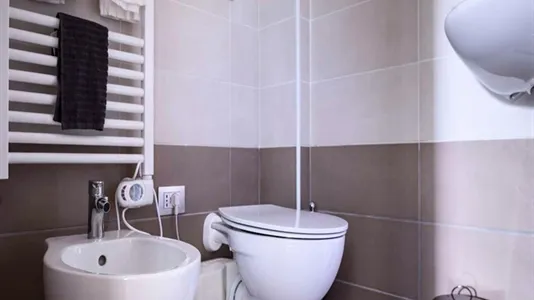 Rooms in Milano Zona 8 - Fiera, Gallaratese, Quarto Oggiaro - photo 9