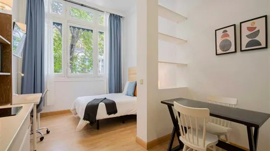 Rooms in Madrid Centro - photo 9