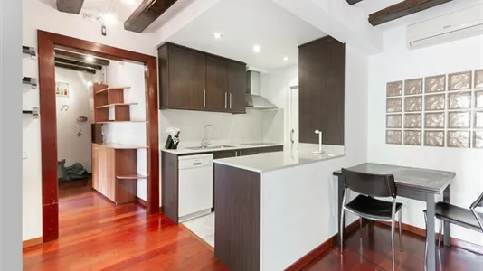 Apartments in Barcelona Ciutat Vella - photo 9