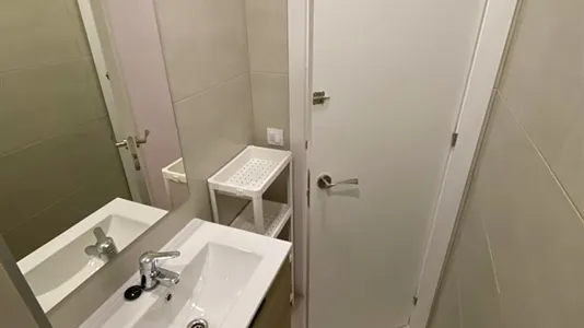 Rooms in Barcelona Ciutat Vella - photo 6