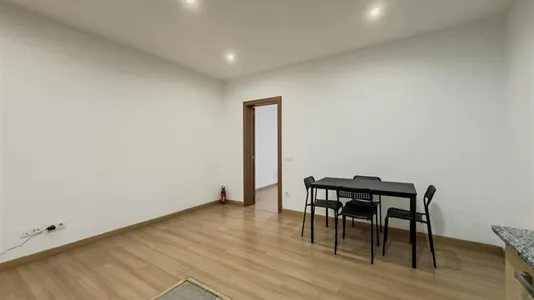 Rooms in Barcelona Ciutat Vella - photo 10