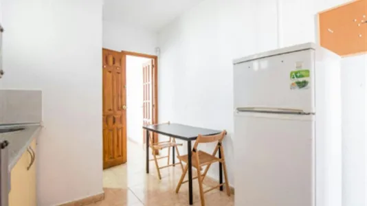 Rooms in Barcelona Ciutat Vella - photo 6