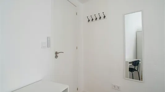 Rooms in Mislata - photo 9