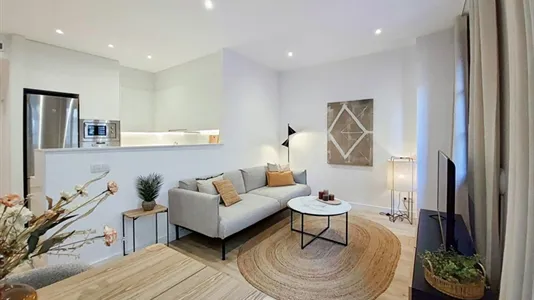 Apartments in Barcelona Eixample - photo 4