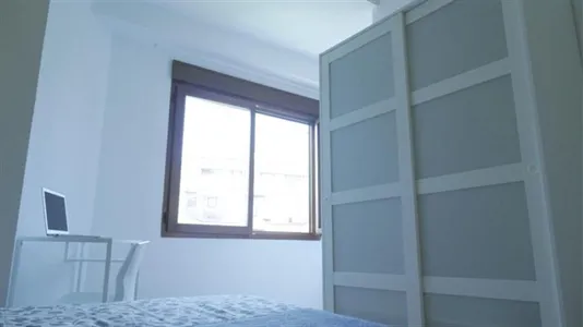 Rooms in Barcelona Eixample - photo 8