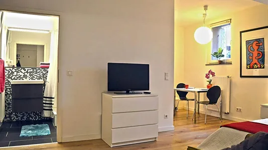 Apartments in Cologne Innenstadt - photo 2