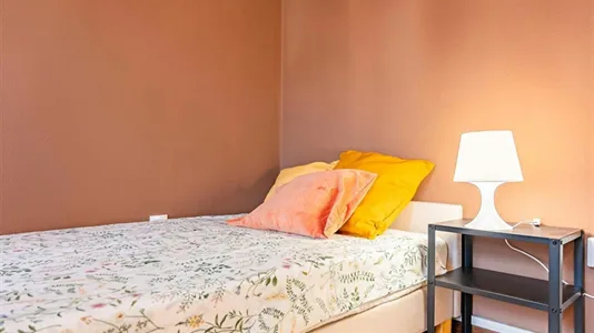 Rooms in Milano Zona 8 - Fiera, Gallaratese, Quarto Oggiaro - photo 2