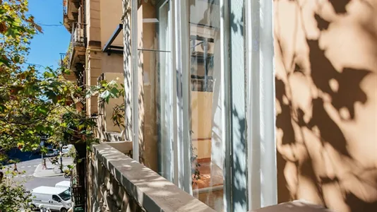 Rooms in Barcelona Eixample - photo 2