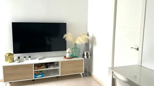 Rooms in Almería - photo 5