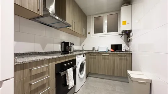 Rooms in Barcelona Ciutat Vella - photo 4