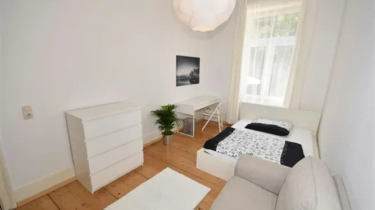 Rooms in Location is not specified - photo 1