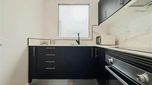 Rooms in Barcelona Eixample - photo 8